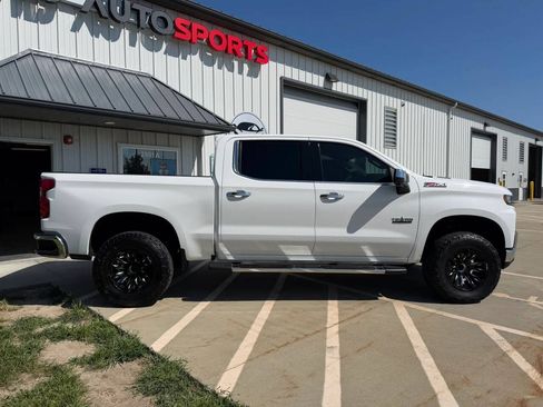 Used 2020 Chevrolet Silverado 1500 LTZ AWD/4WD image 3