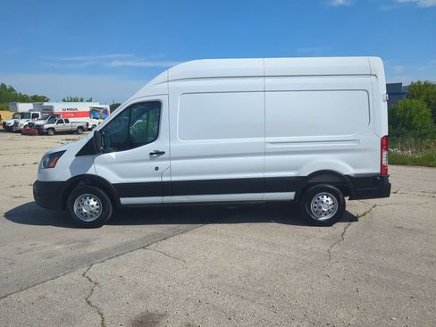 Used 2025 Ford Transit 250 148 High Roof AWD image 5
