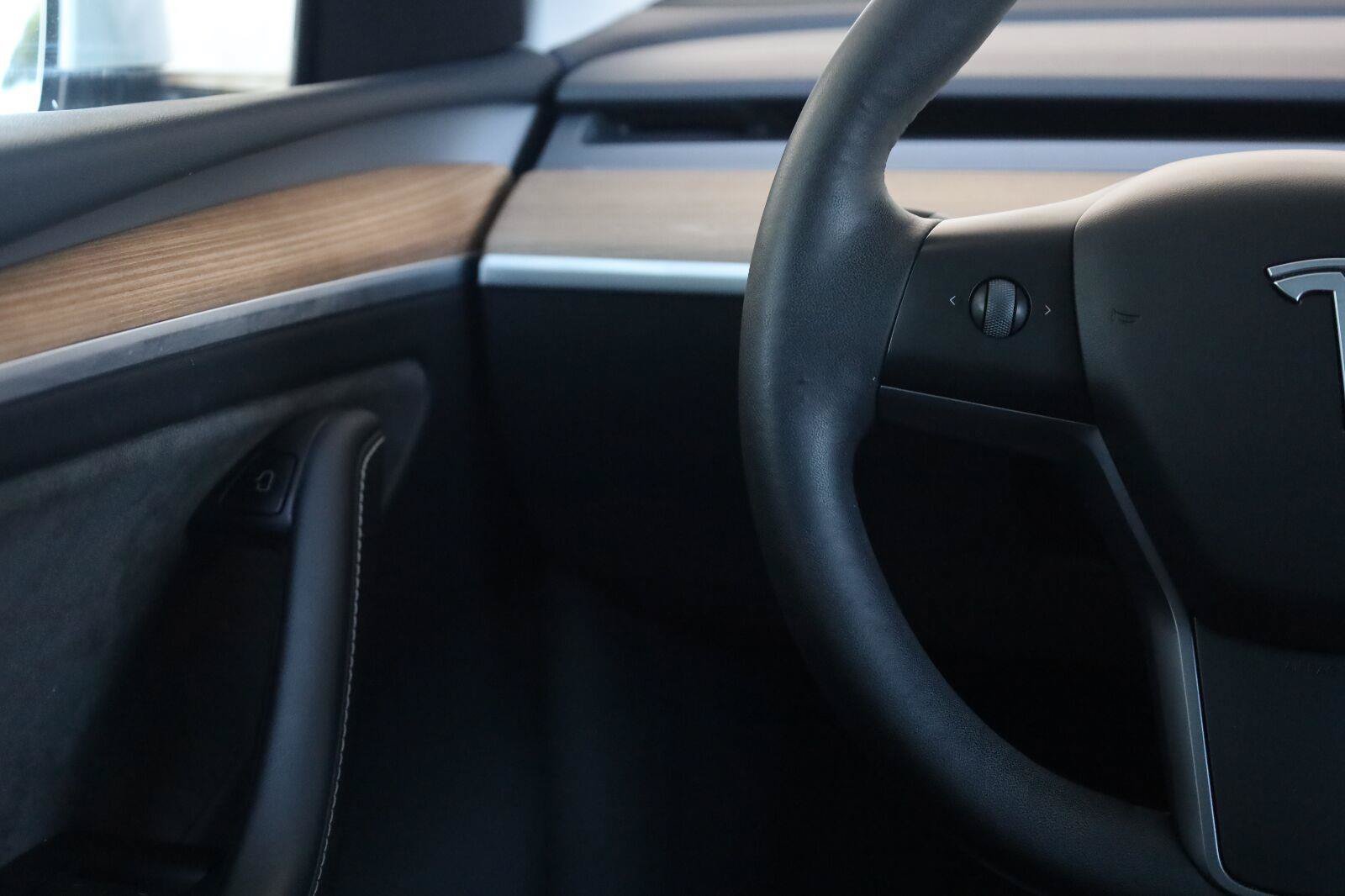 Used 2023 Tesla Model Y Long Range AWD/4WD image 31