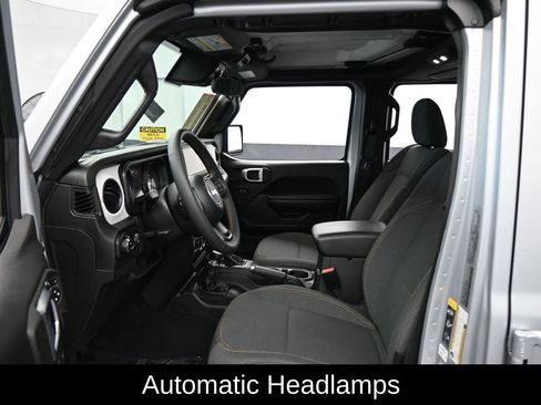 Certified 2024 Jeep Gladiator Sport image 13