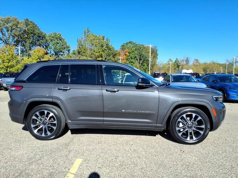 Used 2022 Jeep Grand Cherokee Overland w/ Luxury Tech Group IV image 9