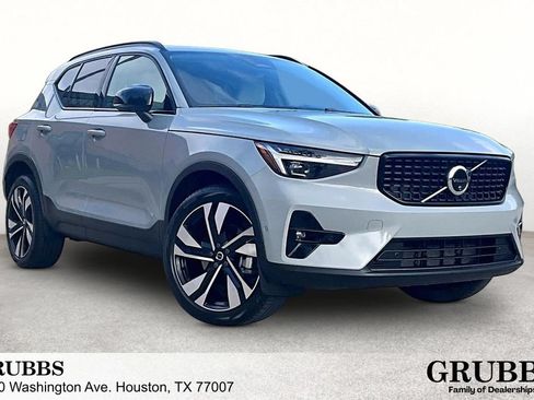 Certified 2026 Volvo XC40 B5 Ultra AWD/4WD image 1
