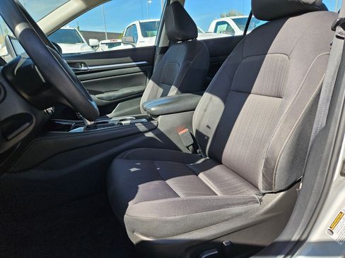 Used 2023 Nissan Altima 2.5 SV FWD image 15