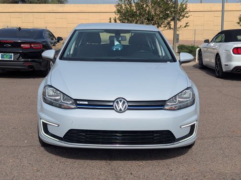 Used 2017 Volkswagen e-Golf SE image 9