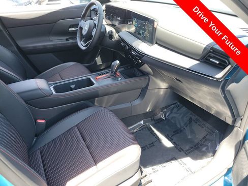 Used 2025 Nissan Kicks SR FWD image 20