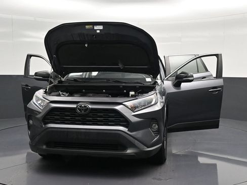 Used 2021 Toyota RAV4 XLE FWD image 37