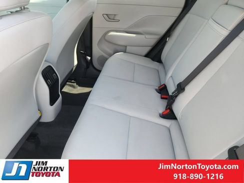 Used 2025 Hyundai Kona SEL AWD/4WD image 29