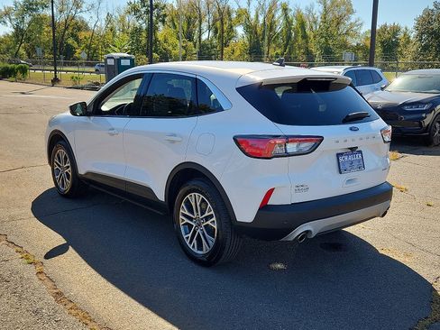 Used 2022 Ford Escape SEL w/ Technology Package image 4