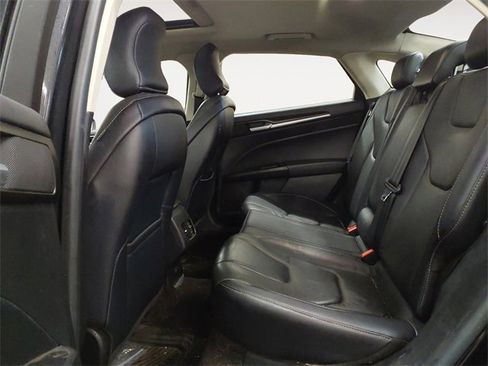 Used 2018 Ford Fusion Titanium image 13