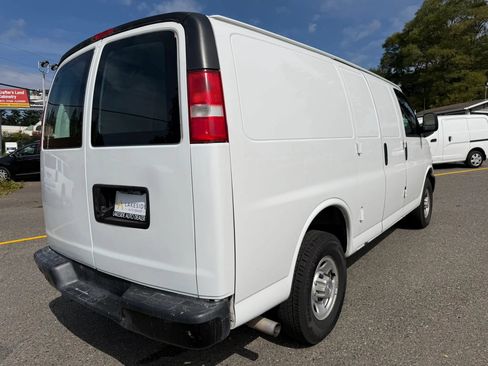 Used 2019 Chevrolet Express 2500 RWD image 6