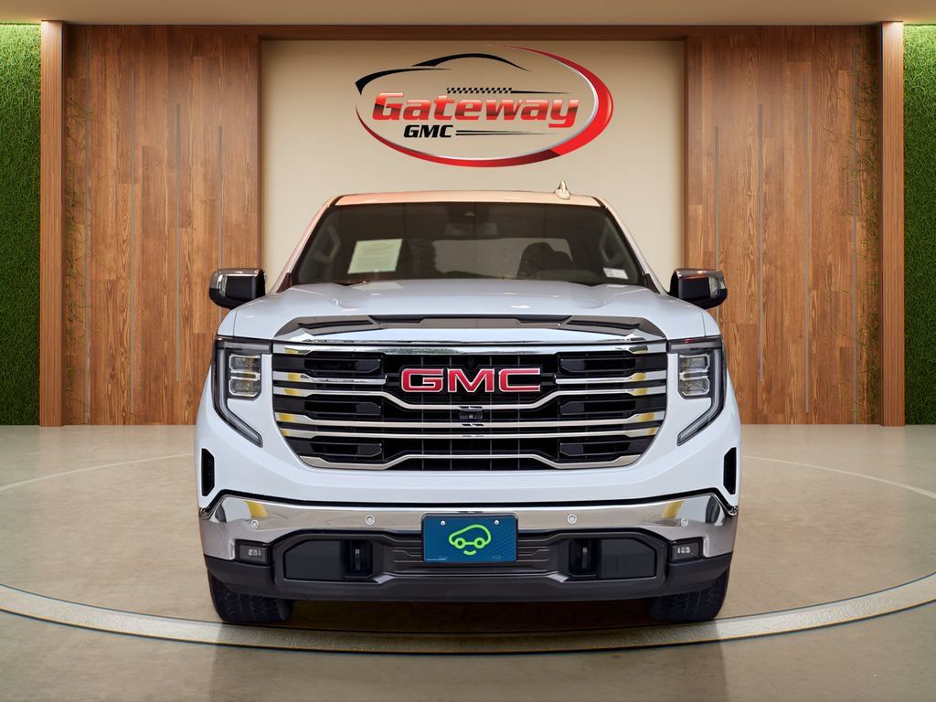 Used 2023 GMC Sierra 1500 SLT AWD/4WD image 2