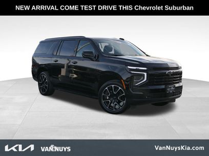 Used 2025 Chevrolet Suburban RST