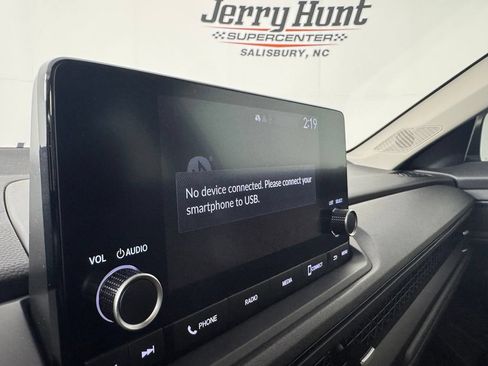 Used 2025 Honda Accord SE image 17