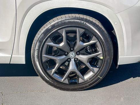 New 2026 Lexus TX 500h AWD image 9