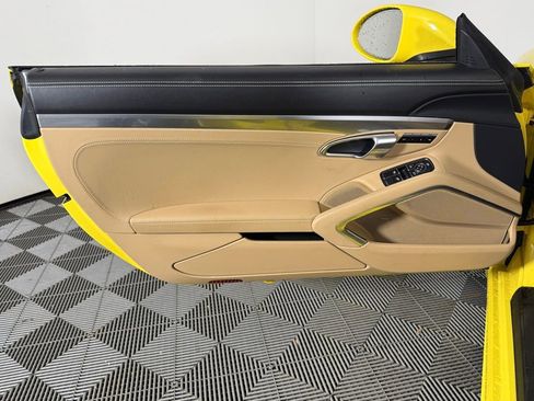 Certified 2022 Porsche 718 Boxster S image 23