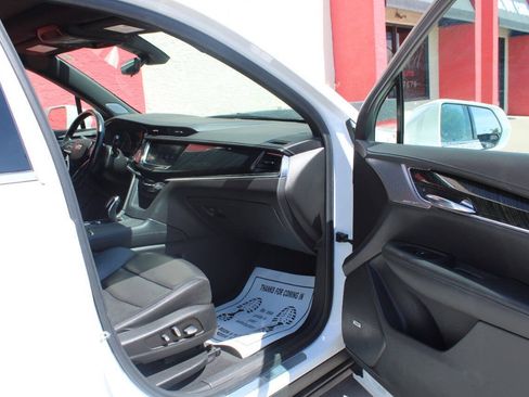 Used 2020 Cadillac XT6 Premium Luxury AWD/4WD image 11