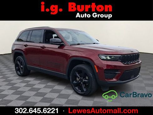 Used 2023 Jeep Grand Cherokee Altitude AWD/4WD image 1