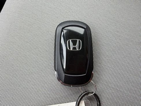 Used 2023 Honda Pilot LX image 30