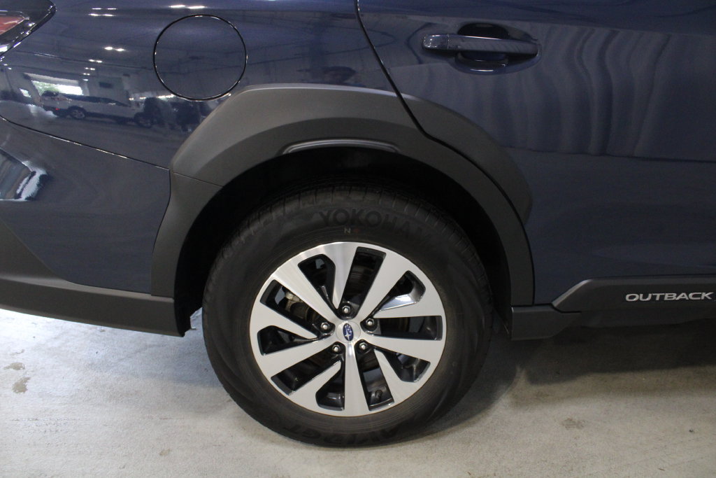 Used 2024 Subaru Outback Premium AWD/4WD image 27