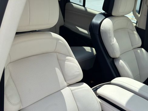New 2027 Lincoln Navigator Reserve AWD/4WD image 12