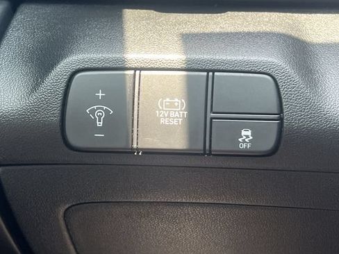 Certified 2025 Hyundai Elantra SEL FWD image 30