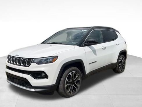 Used 2023 Jeep Compass Limited image 3