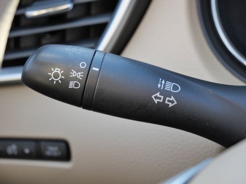 Used 2015 Nissan Rogue S image 33