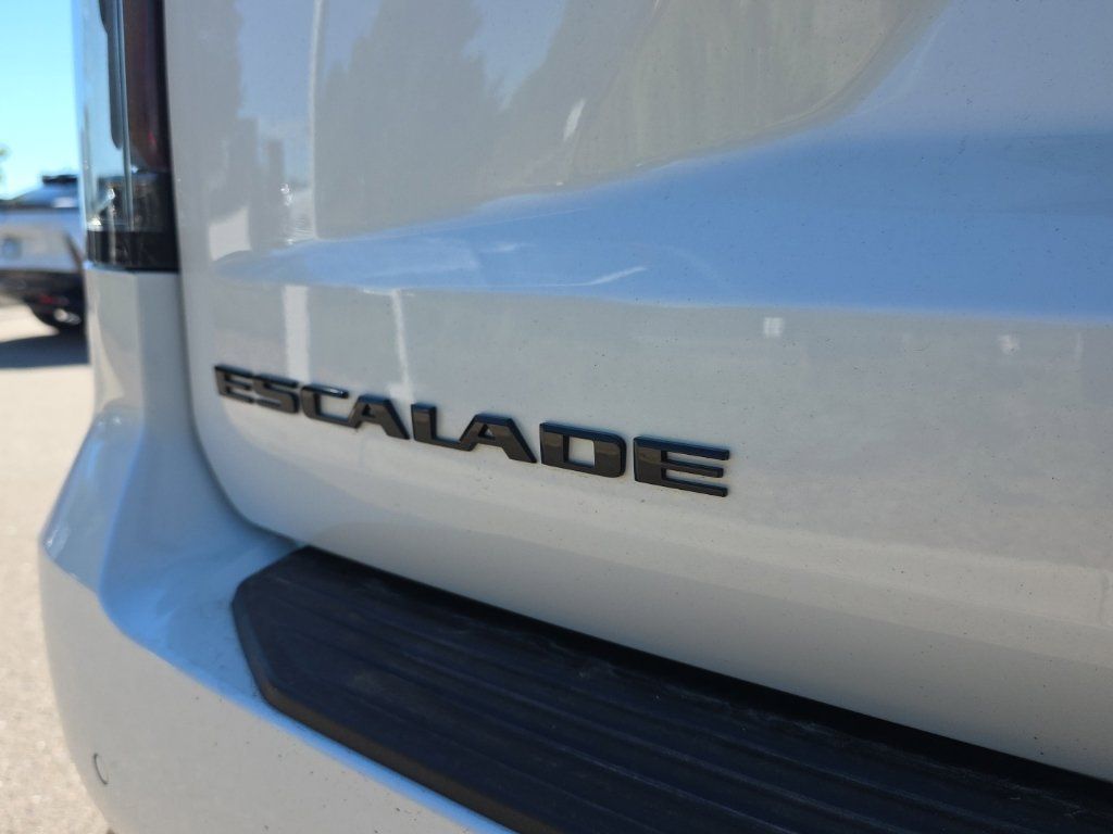 Used 2023 Cadillac Escalade Sport w/ LPO, ONYX Package AWD/4WD image 16