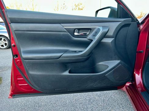 Used 2015 Nissan Altima 2.5 S w/ Special Edition Package image 29