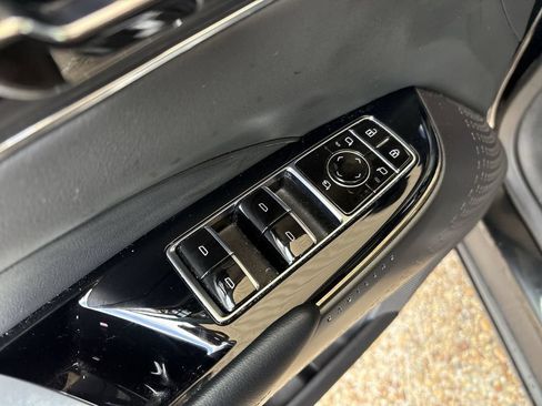 Certified 2024 Cadillac Lyriq Luxury AWD/4WD image 24