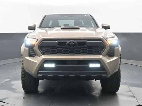 Used 2026 Toyota Tacoma TRD Sport AWD/4WD image 5