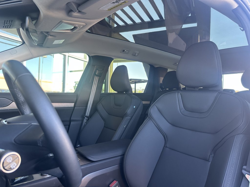 Used 2025 Volvo EX90 Plus AWD/4WD image 29