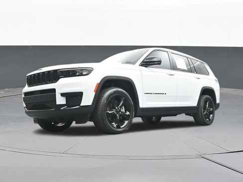 Used 2023 Jeep Grand Cherokee L Laredo AWD/4WD image 58