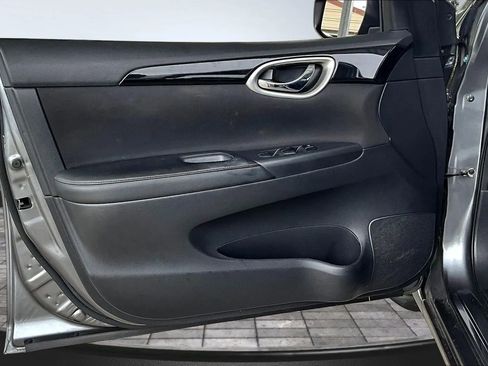 Used 2019 Nissan Sentra SV image 17