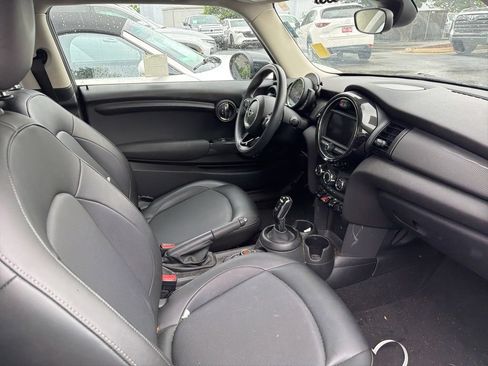 Used 2020 MINI Cooper 2-Door Hardtop FWD image 3