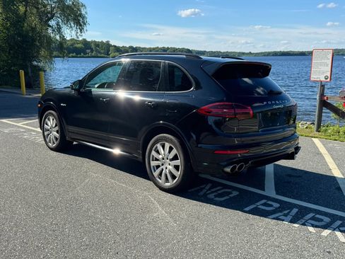 Used 2016 Porsche Cayenne S AWD/4WD image 5
