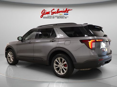 Used 2025 Ford Explorer ST-Line w/ ST-Line Street Pack AWD/4WD image 4