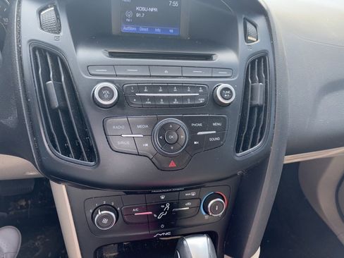 Used 2016 Ford Focus SE image 3