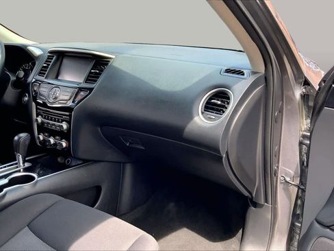 Used 2020 Nissan Pathfinder SV AWD/4WD image 16
