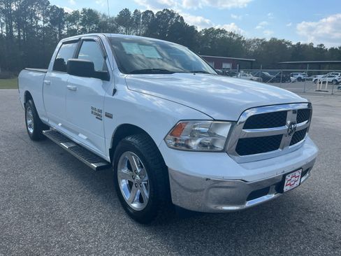 Used 2020 RAM 1500 Classic SLT RWD image 8