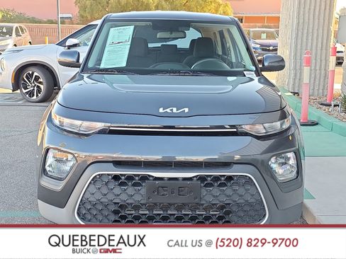 Used 2022 Kia Soul LX FWD image 2