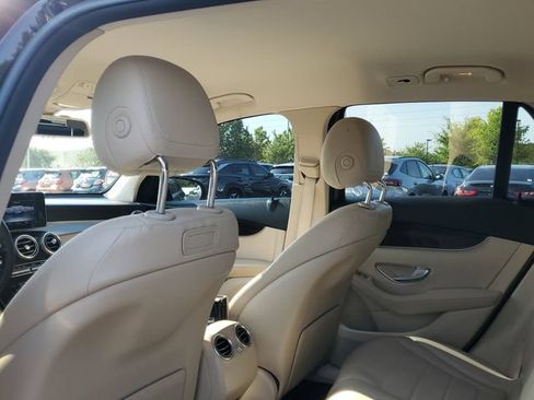 Used 2019 Mercedes-Benz GLC 300 image 15