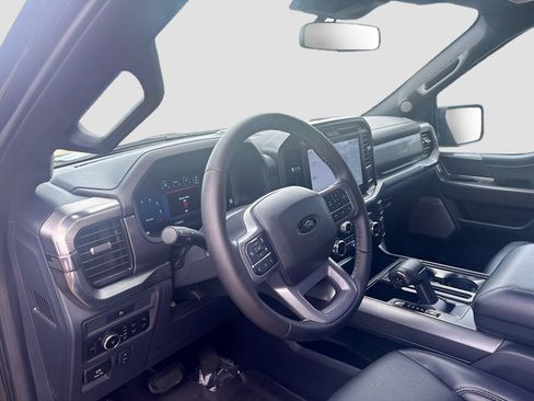Used 2025 Ford F150 Lariat w/ Equipment Group 501A Mid AWD/4WD image 9