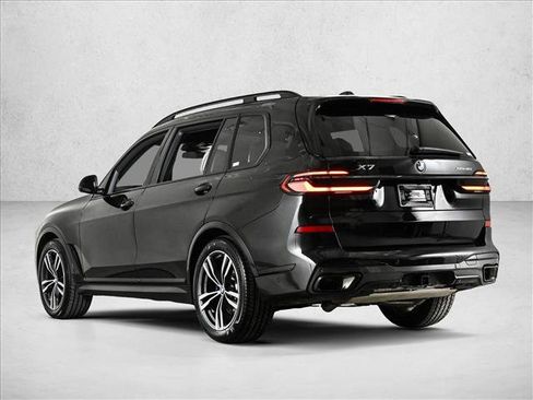 Used 2025 BMW X7 xDrive40i w/ Executive Package image 8