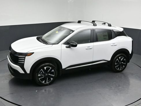 New 2026 Nissan Kicks SV w/ Cold Weather Package AWD/4WD image 23