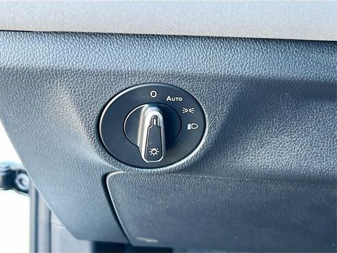 New 2025 Volkswagen Jetta SE image 10