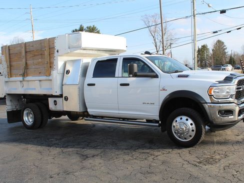 Used 2021 RAM 5500 Tradesman w/ Chrome Appearance Group image 9