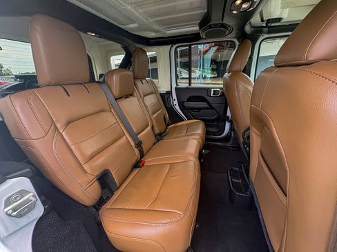 Used 2020 Jeep Wrangler Unlimited Sahara AWD/4WD image 27