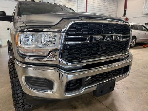 Used 2022 RAM 2500 Tradesman w/ Chrome Appearance Group AWD/4WD image 2