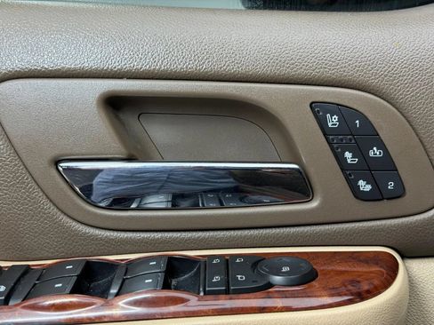 Used 2012 Chevrolet Avalanche LTZ RWD image 26